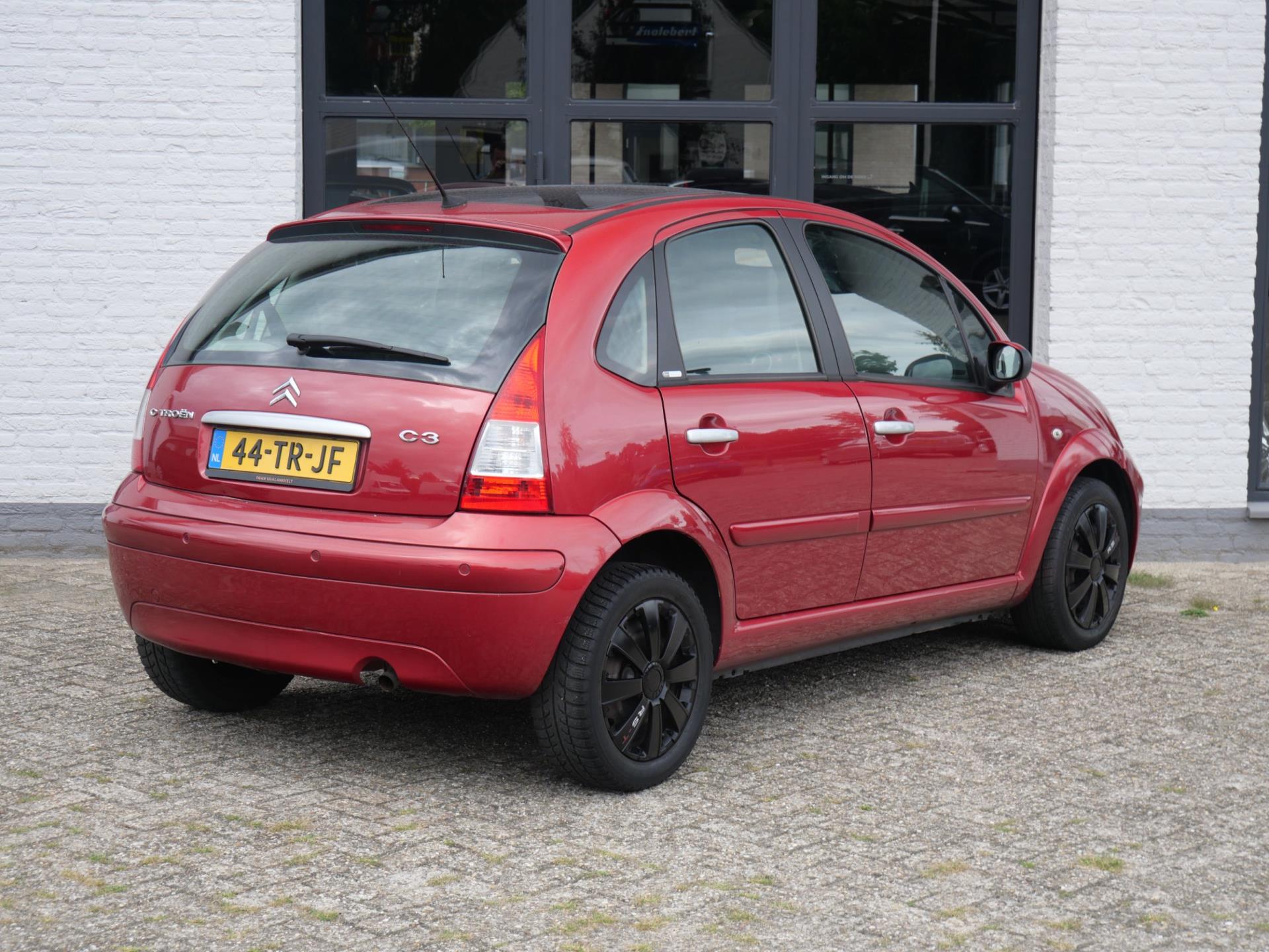 47407424-4.jpg