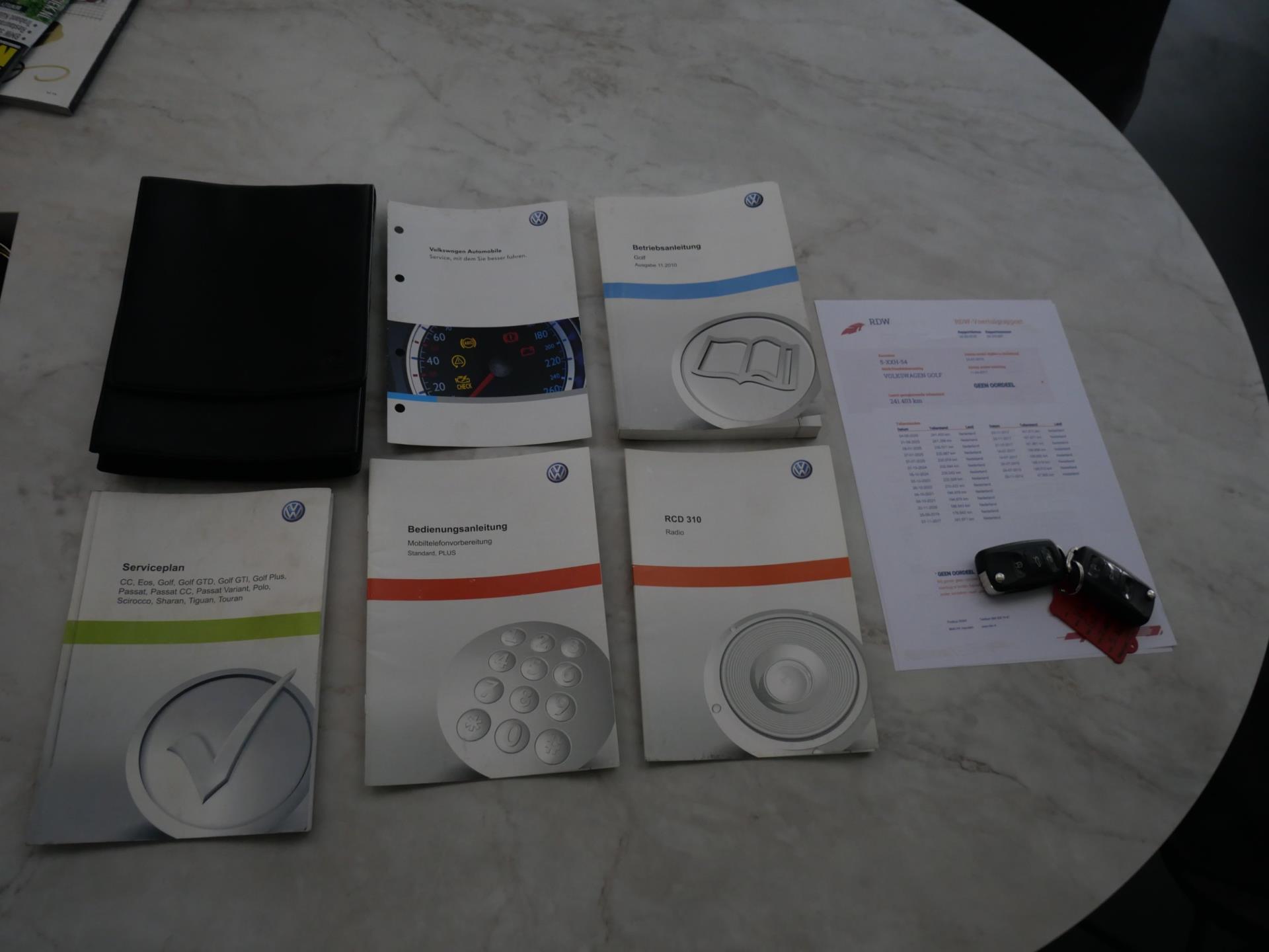 47430572-10.jpg