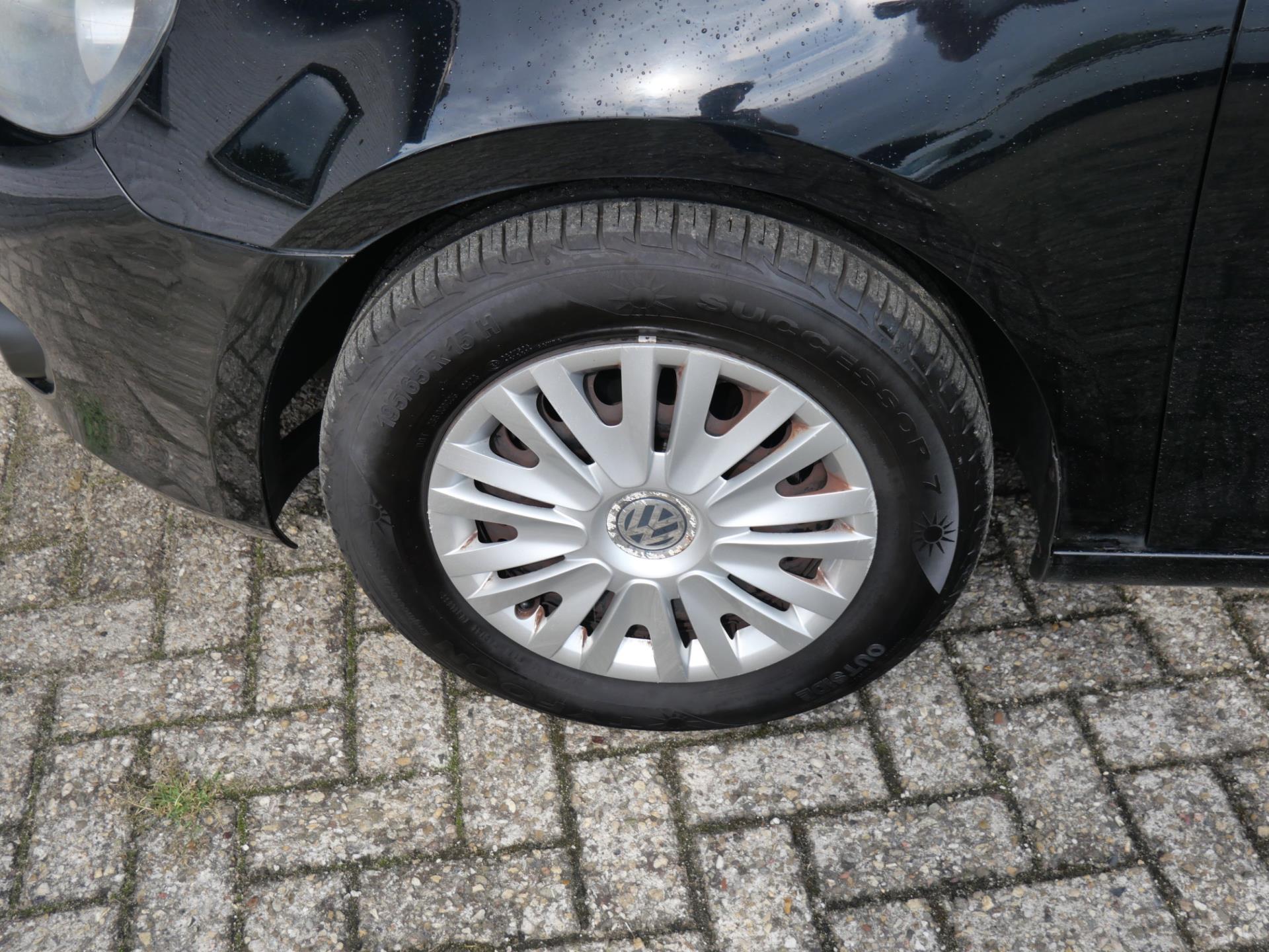 47430572-15.jpg
