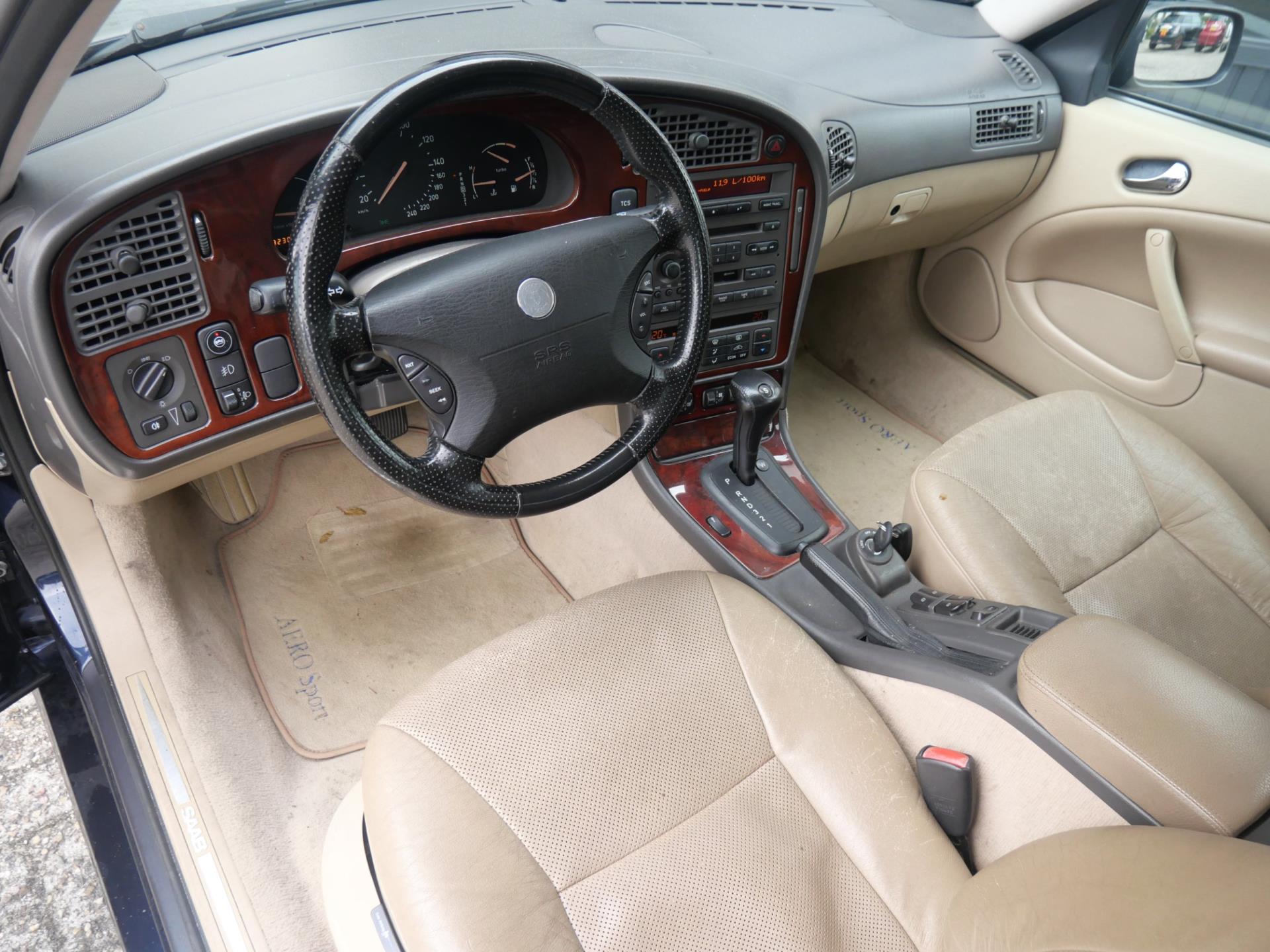 47962860-12.jpg