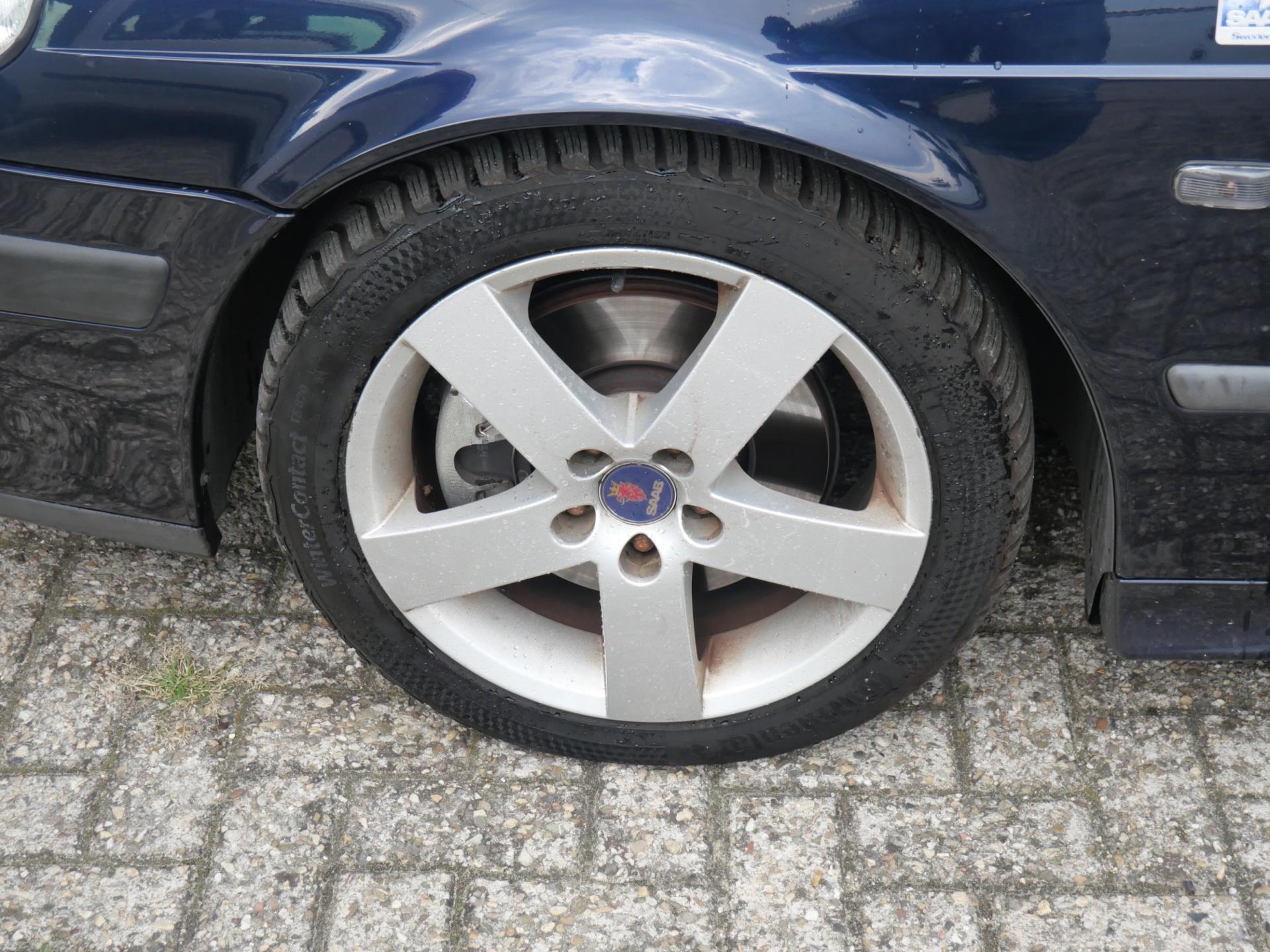 47962860-14.jpg