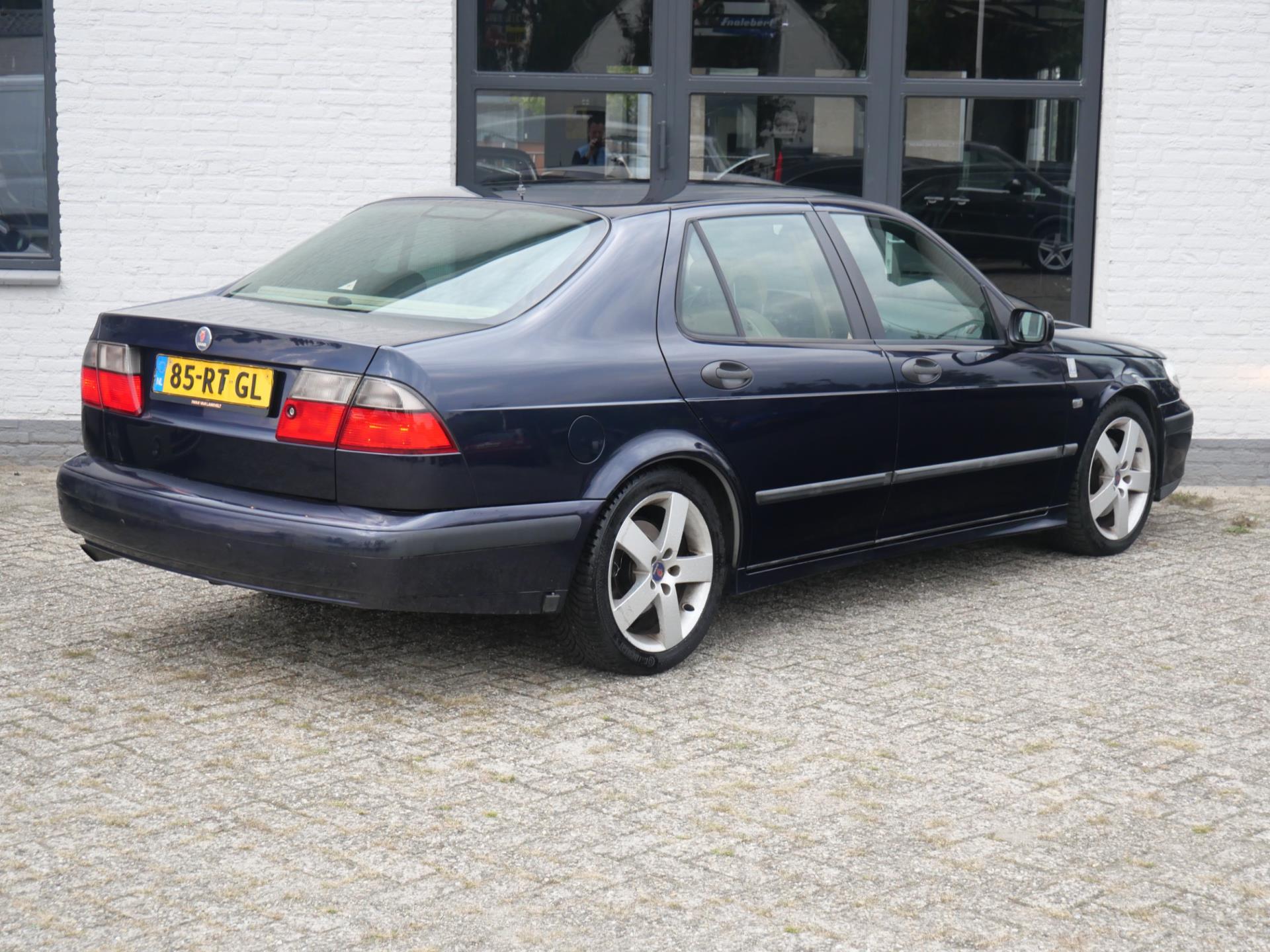 47962860-4.jpg
