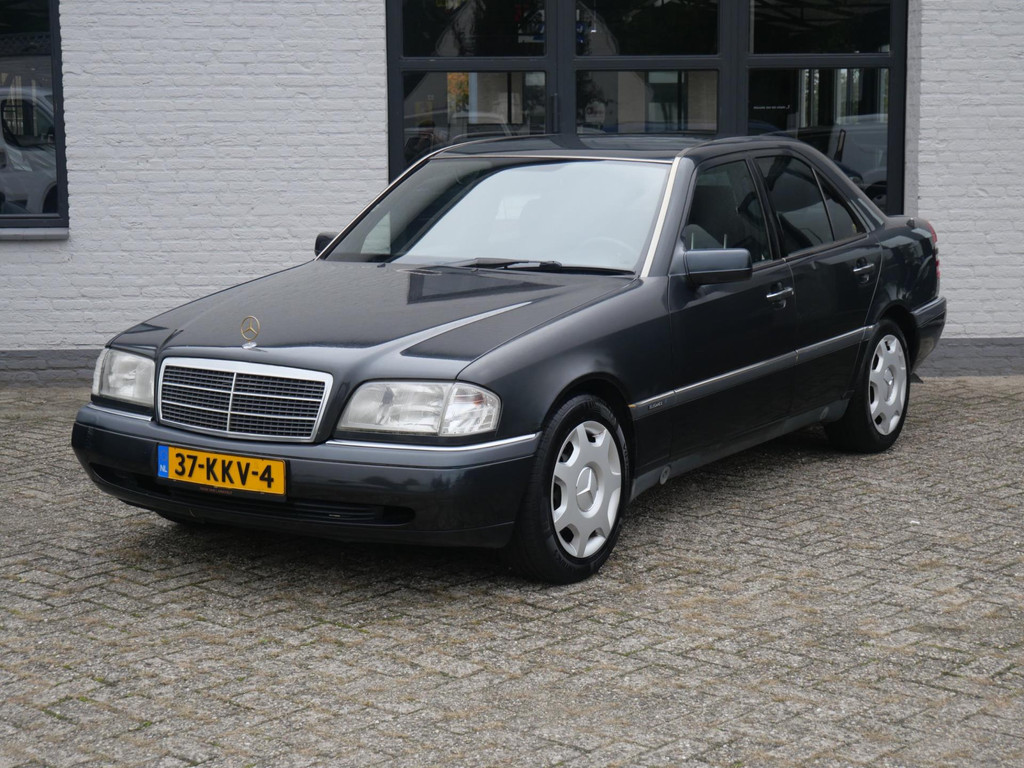 48303160