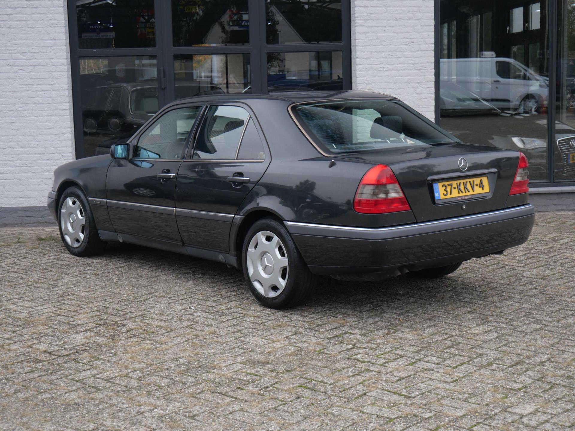 48303160-1.jpg